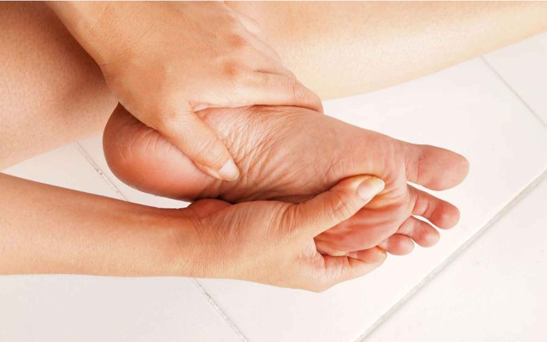 El mejor tratamiento para la fascitis plantar crónica