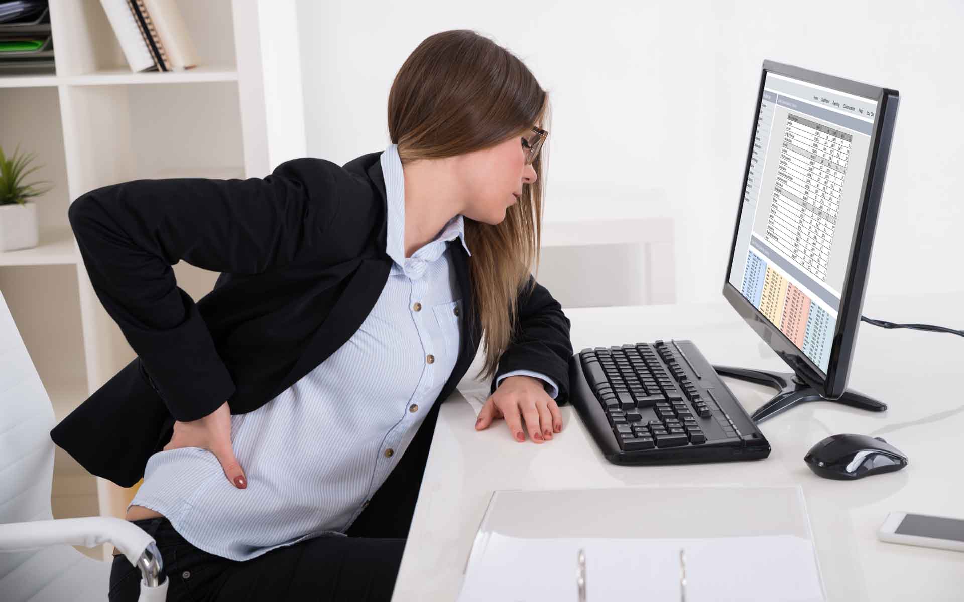 Cómo mantener una postura correcta en el trabajo